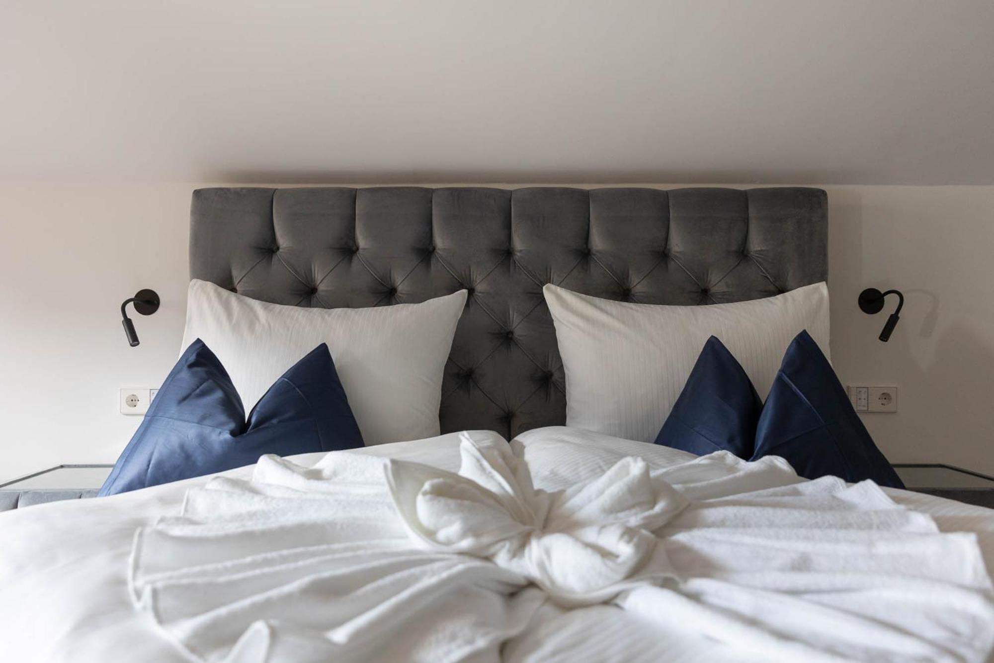 Ansitz Battisti Suites (Adults Only) Caldaro Δωμάτιο φωτογραφία