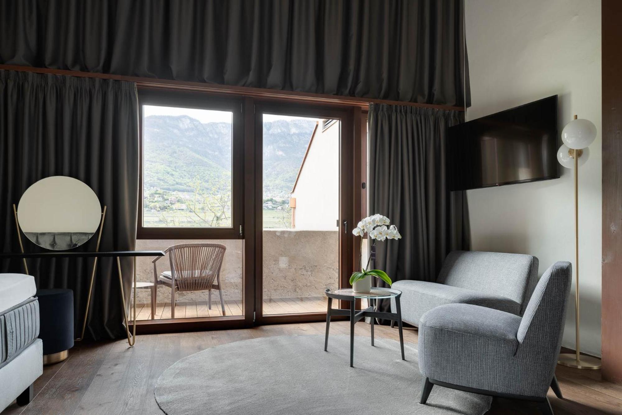 Ansitz Battisti Suites (Adults Only) Caldaro Δωμάτιο φωτογραφία